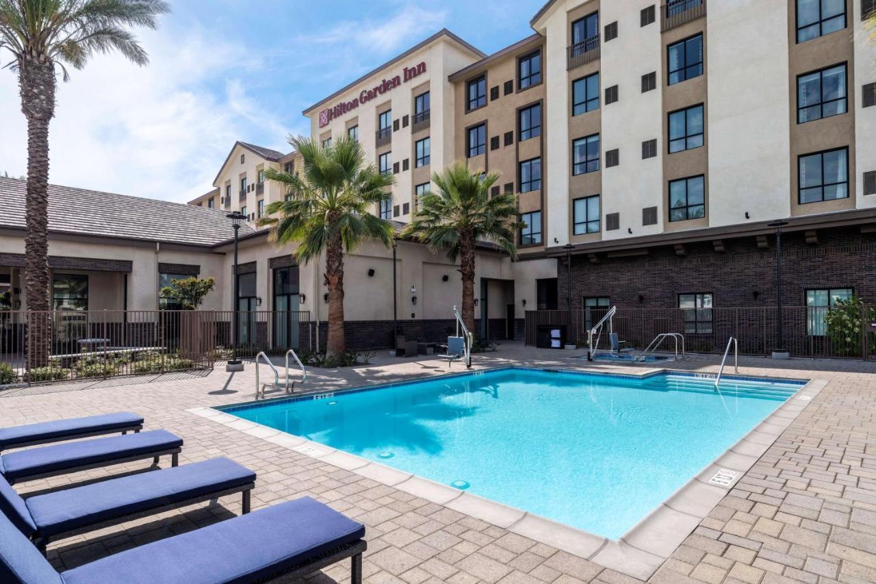 Hilton Garden Inn Pomona, Ca Exterior foto
